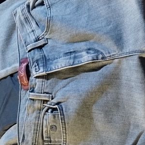 GLORIA VANDERBILT jeans